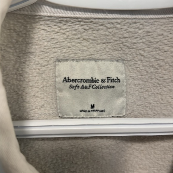 Cropped Grey Abercrombie and fitch hoodie - Picture 3 of 3